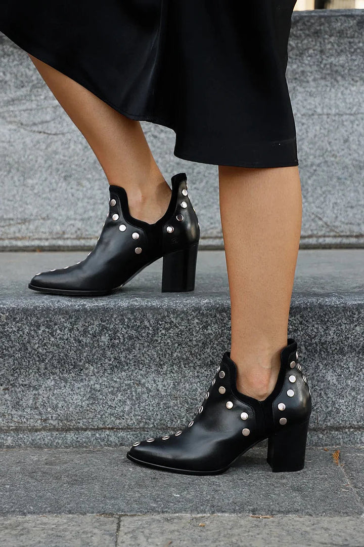 Anouk™ | Enkellaarsjes met Studs
