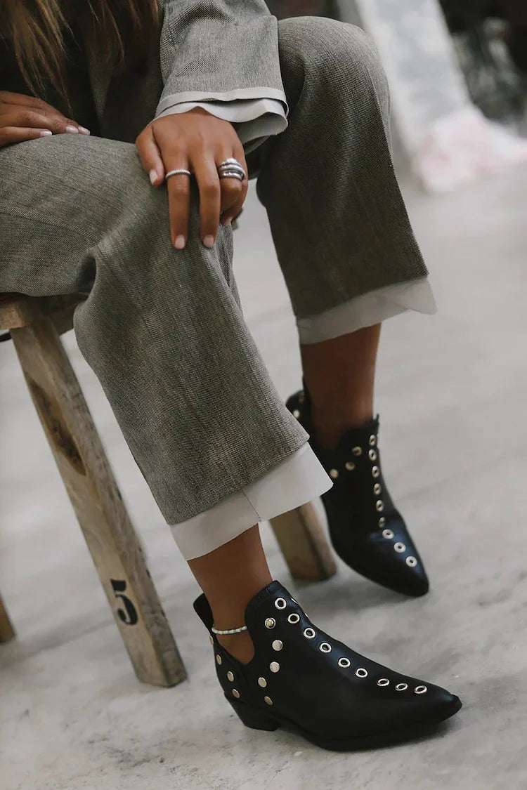 Noor™ | Enkellaarsjes met Studs