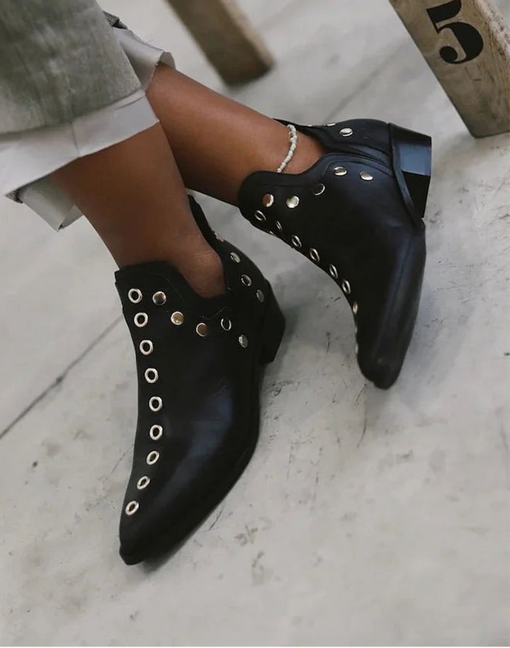 Noor™ | Enkellaarsjes met Studs