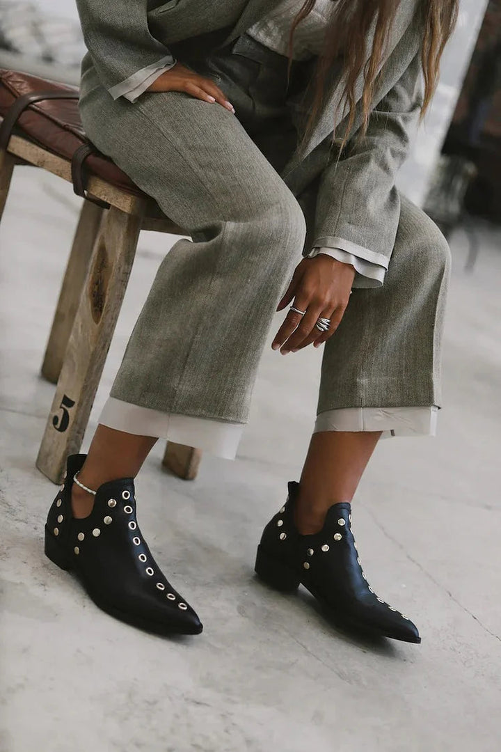 Noor™ | Enkellaarsjes met Studs