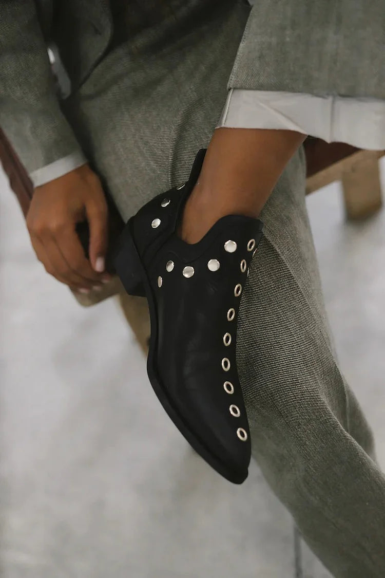 Noor™ | Enkellaarsjes met Studs