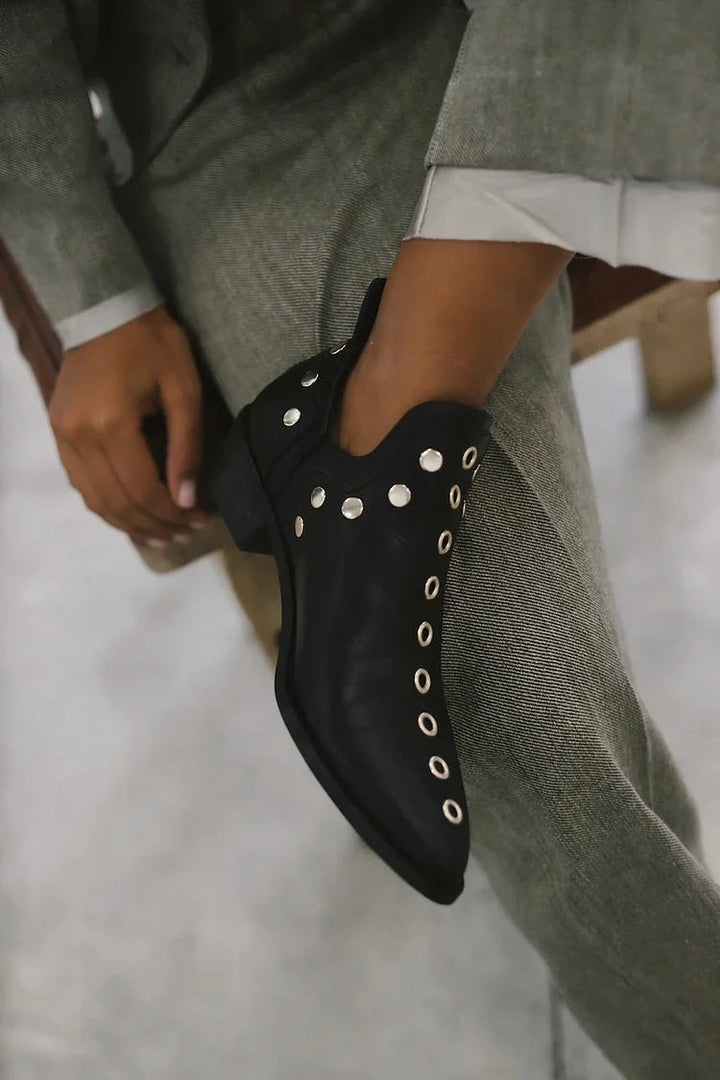 Noor™ | Enkellaarsjes met Studs